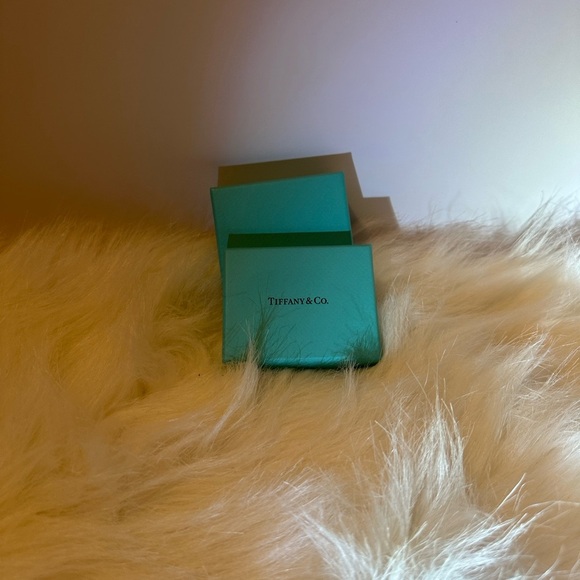 Breakfast fast at Tiffany.Tiffany & Co. Turquoise Blue Box. Empty Tiffany Box. - Picture 3 of 5